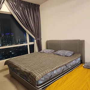 Crest Aparthotel